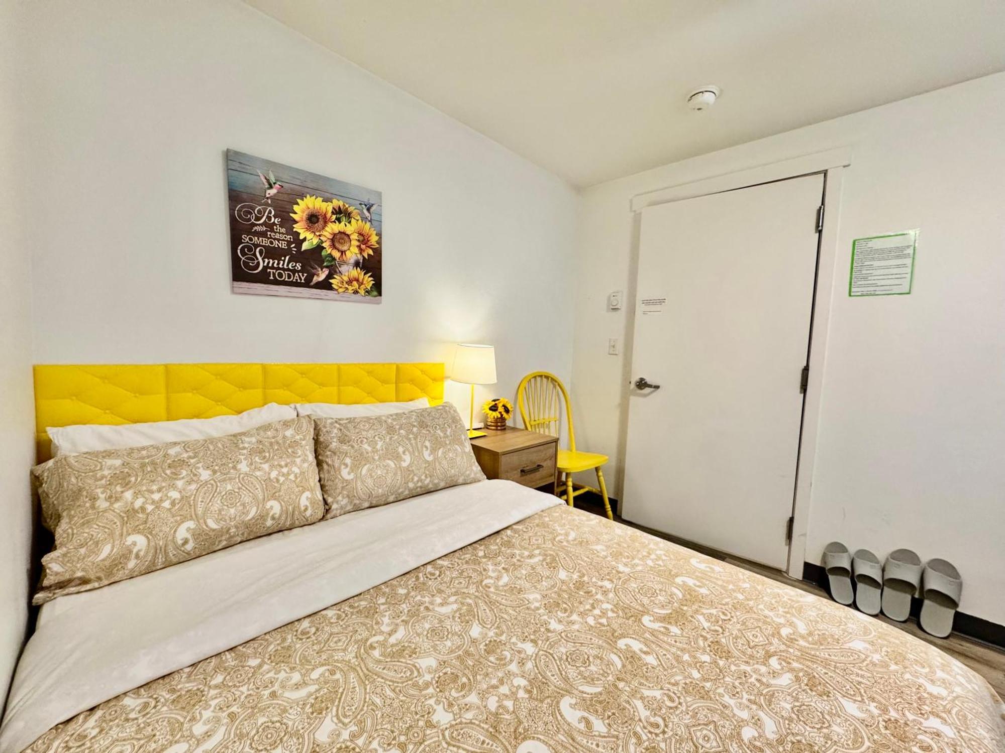 Private Room With Shared Bathroom On The 1St Floor 10 Minutes Walk To University Of Washington Сиатъл Екстериор снимка