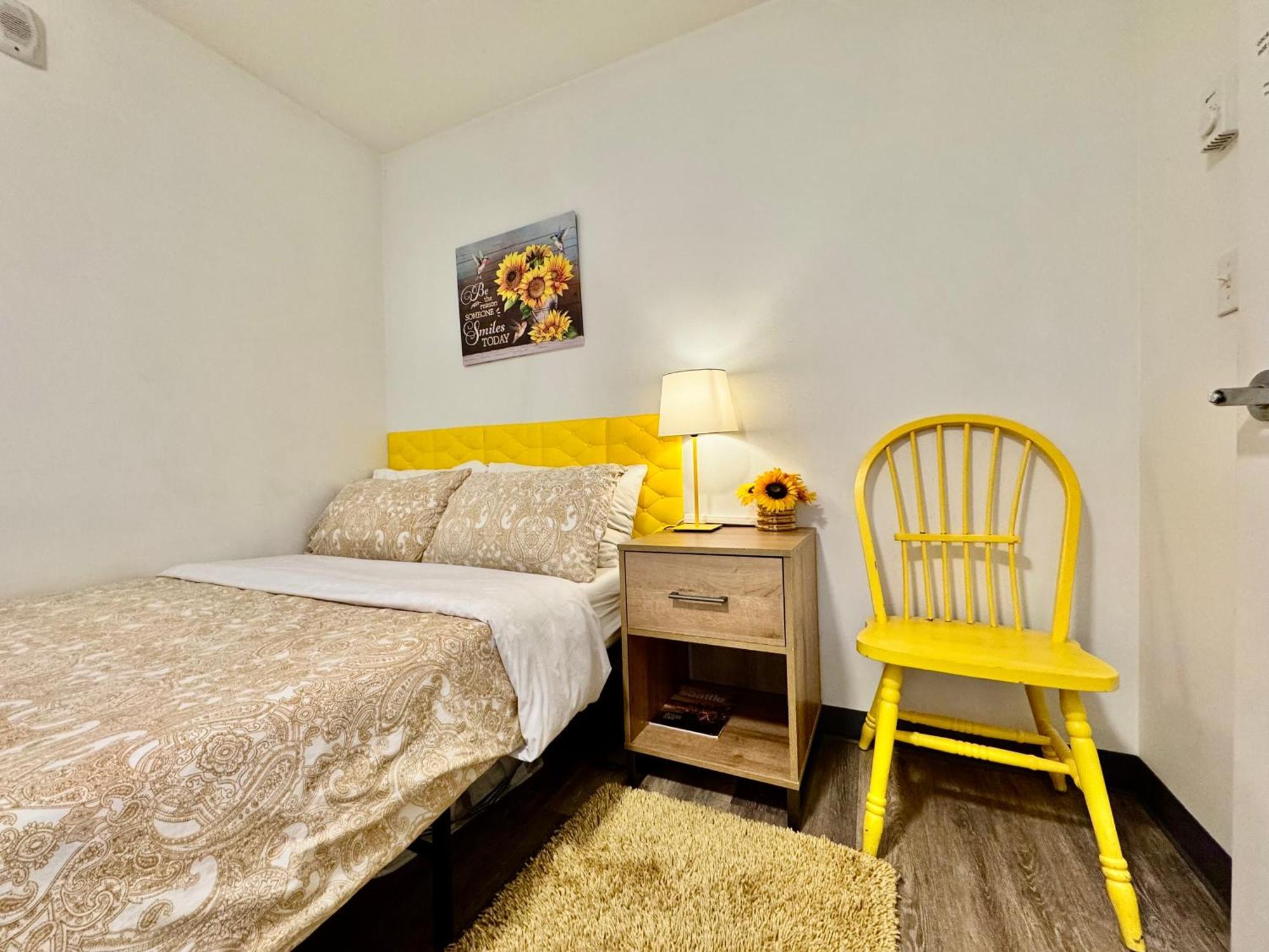 Private Room With Shared Bathroom On The 1St Floor 10 Minutes Walk To University Of Washington Сиатъл Екстериор снимка
