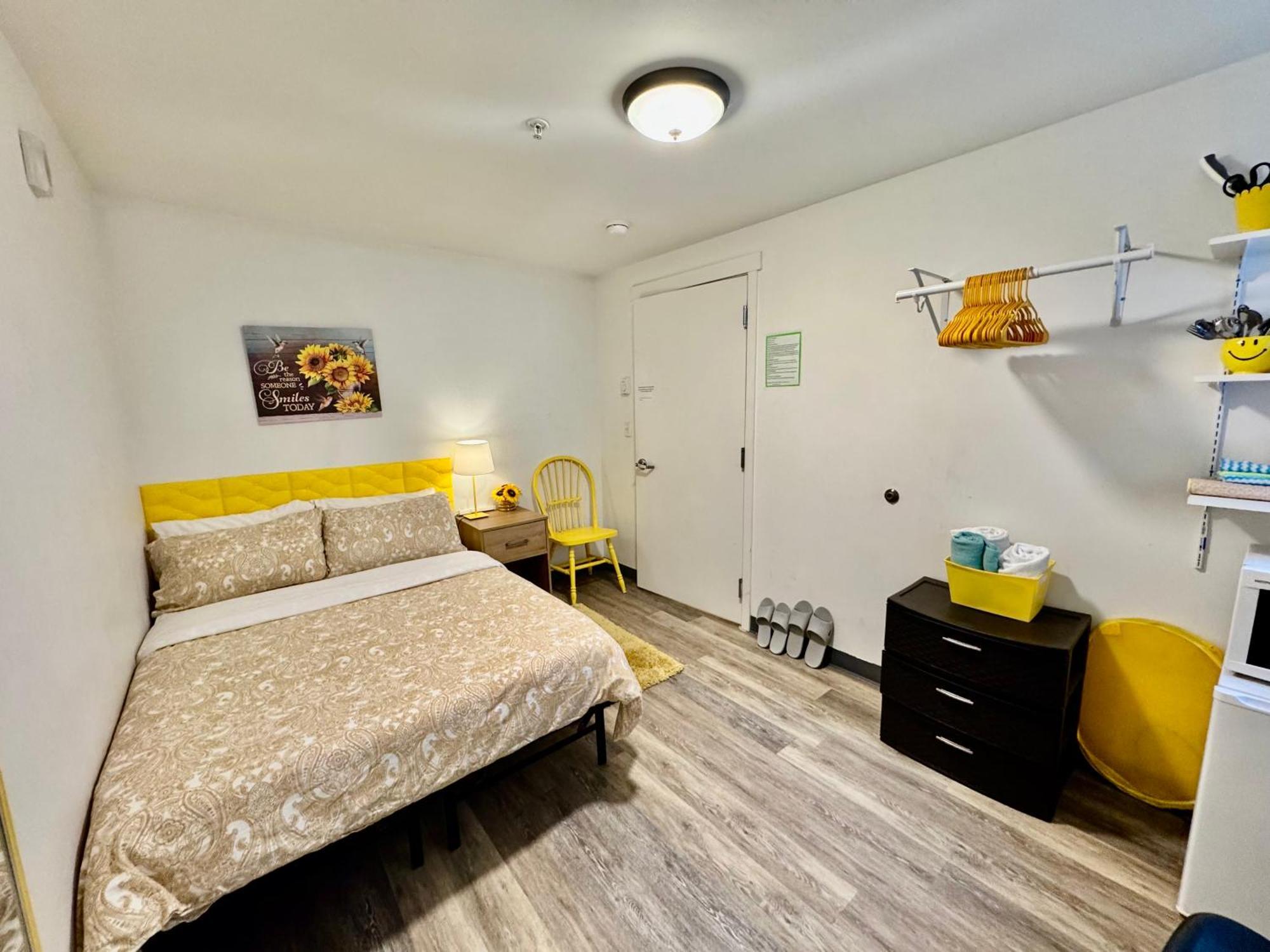 Private Room With Shared Bathroom On The 1St Floor 10 Minutes Walk To University Of Washington Сиатъл Екстериор снимка