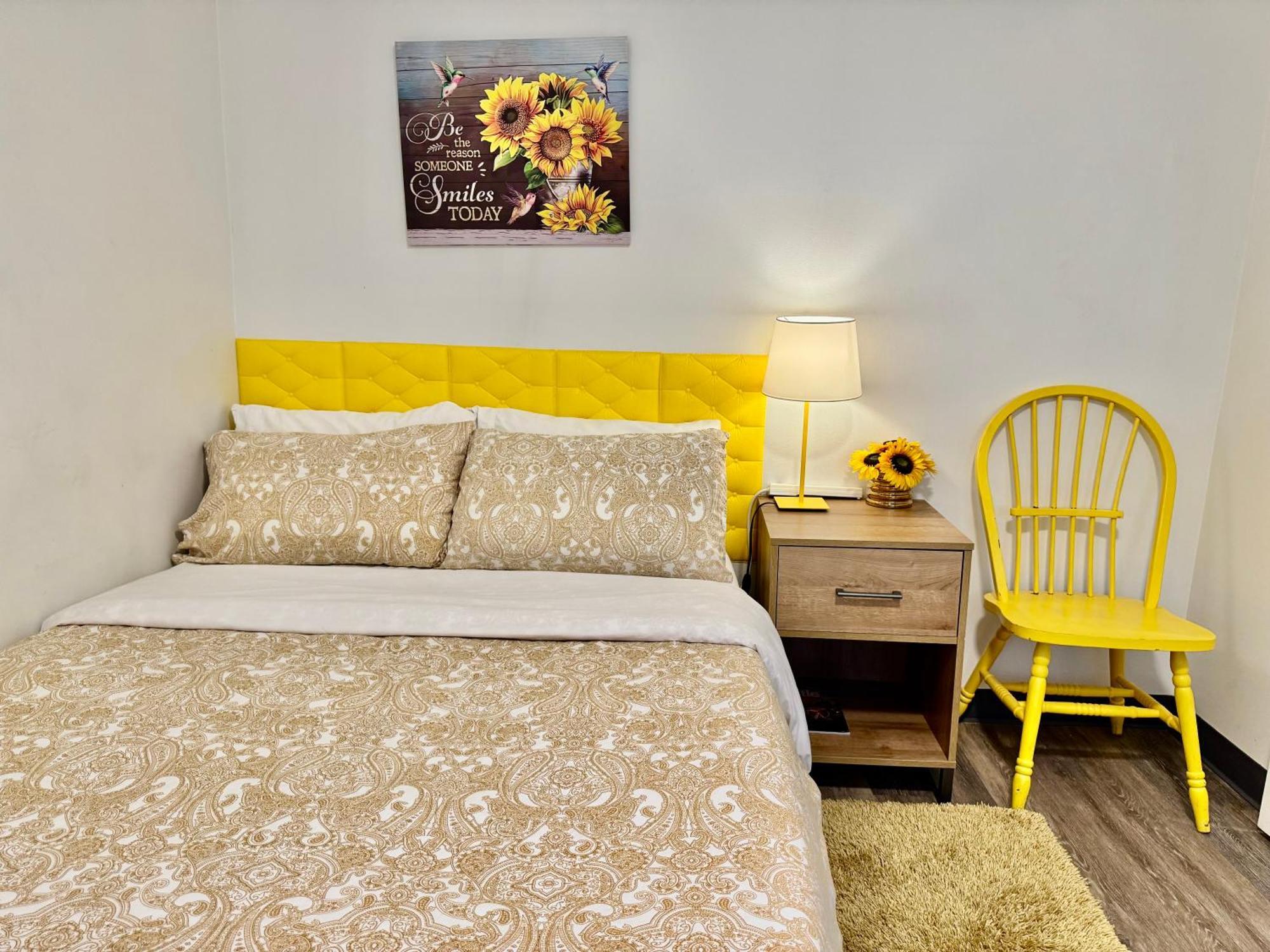 Private Room With Shared Bathroom On The 1St Floor 10 Minutes Walk To University Of Washington Сиатъл Екстериор снимка