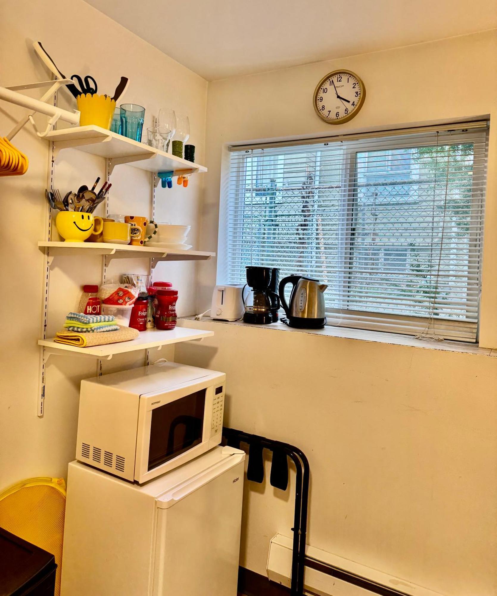 Private Room With Shared Bathroom On The 1St Floor 10 Minutes Walk To University Of Washington Сиатъл Екстериор снимка